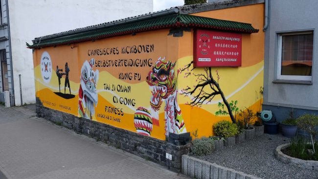 graffiti firma hagen bochum wuppertal hohenlimburg iserlohn lüdenscheid schwelm gevelsberg streetart fassade garage graffitiauftrag workshop geschäft fitnessstudio aussenwand fassadengestaltung sprayer sprüher sprühdose